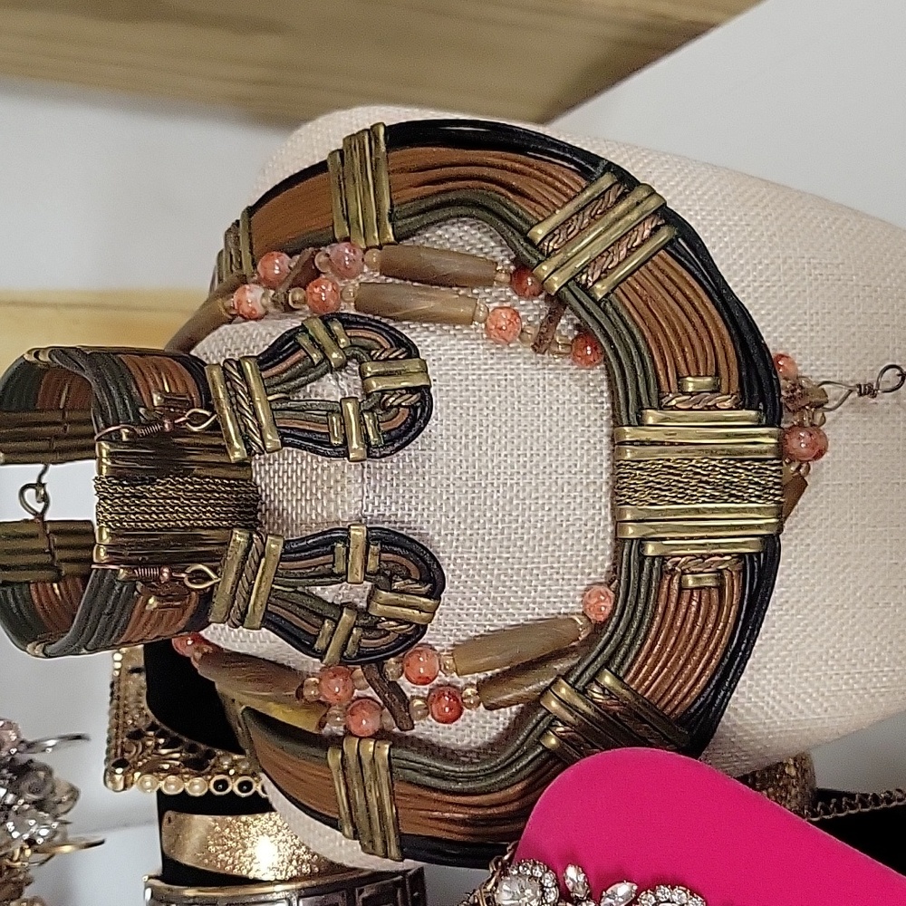 Live Show Listing Fri Oct 24, 5 :35To 9 PM Est Jewelry Vintage, co-host @K_art - Picture 3 of 6